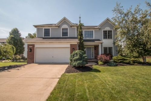 19227 Blue Spruce Dr, Cleveland, OH 44149-6894