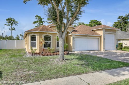 3976 Foothill Dr, Titusville, FL 32796-1187