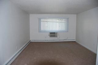 7 Linbrook Dr, Warwick RI  02889-1357 exterior