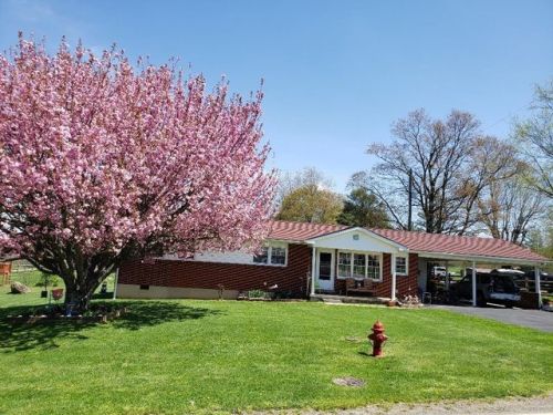 2685 Edmonds Rd, Meadowcreek, VA 24333-3941