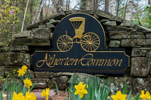 34 Atherton Ln, Amherst NH  03031-3066 exterior