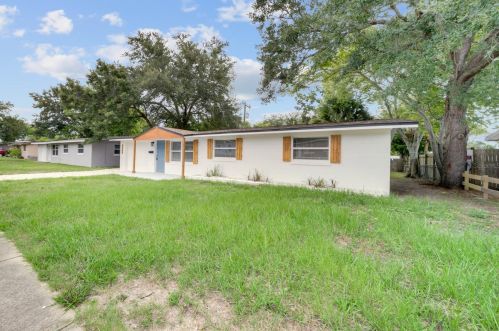 1245 Essex Rd, Daytona Beach, FL 32117-3803