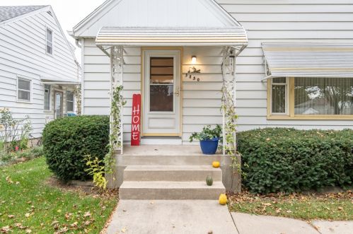 3850 15th Pl, Milwaukee, WI 53221-1616