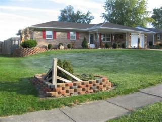 1310 Nottingham Dr, Greenville, OH 45331-2915
