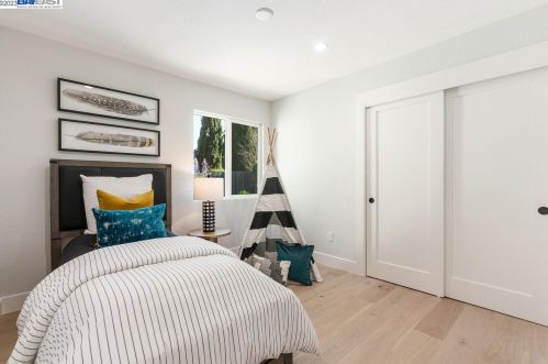 7298 Tamarack Dr, Pleasanton CA  94568-1749 exterior