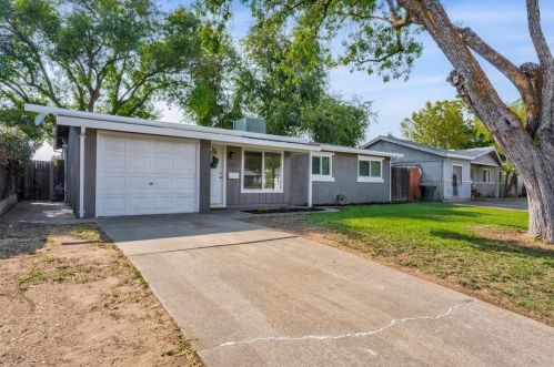 5633 Rosario Blvd, North Highlands CA  95660-4801 exterior