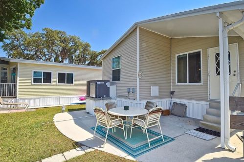 121 Brookshire Dr, Nokomis, FL 34275-1889