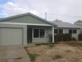 2217 Dunlap Dr, Sacramento, CA 95821-1604