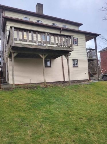 315-315 3rd St, Jeannette, PA 15644-1726