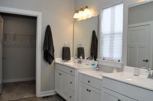 1702 Keela Dr, Pataskala OH  43062-7121 exterior