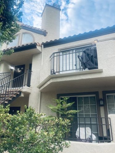 24131 Del Monte Dr, Santa Clarita CA  91355-3393 exterior