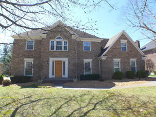 8920 Willow Springs Dr, Louisville, KY 40242-7647