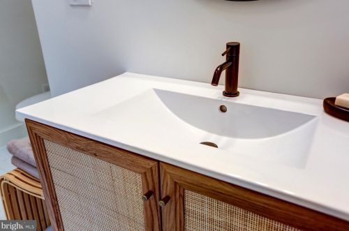 527 Howard Ave, Lancaster PA  17602-4421 exterior