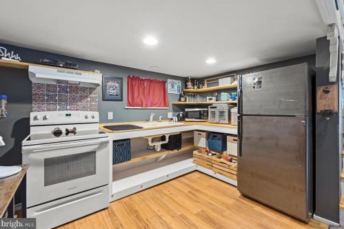 3098 Hamburg Rd, Edinburg VA  22824-3093 exterior