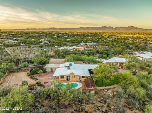 140 Montecello Ct, Tucson AZ exterior