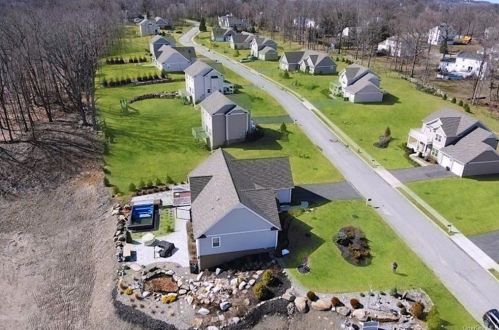 16 Knoll Crest Ct, Cornwall, NY 12518-1364