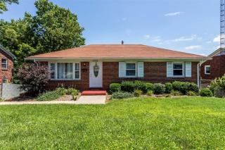 1230 Alexandria Dr, Lexington, KY 40504-1558
