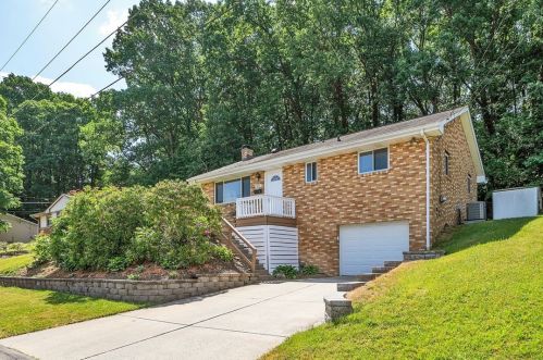 211 Hillside Dr, Zelienople, PA 16063-1419