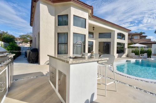 3586 143rd Ave, Hollywood FL  33027-4704 exterior