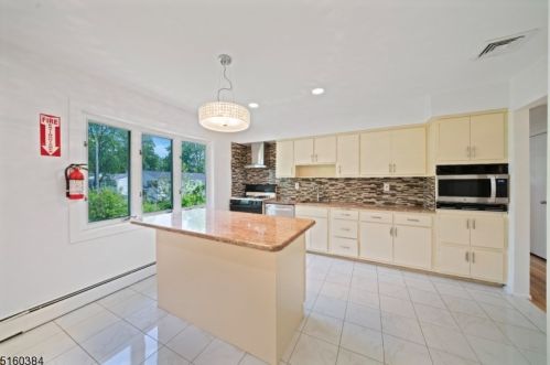12 Wolf Pl, Parsippany NJ  07054-1626 exterior