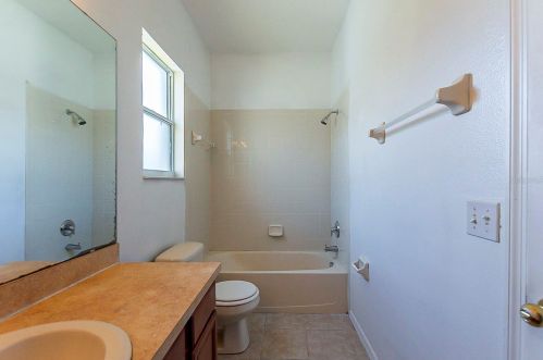 13 Inconnu Dr, Kissimmee FL  34759-4832 exterior