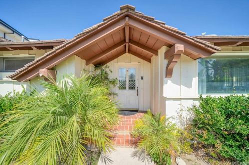 4033 Cody Rd, Van Nuys, CA 91403-5024