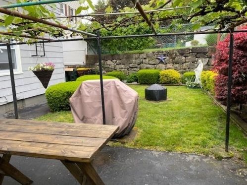 46 Pitman St, Fall River MA  02723-2851 exterior