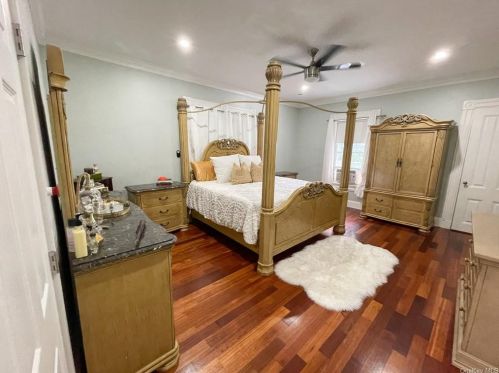 2 Linden Pl, Middletown NY  10940-4824 exterior