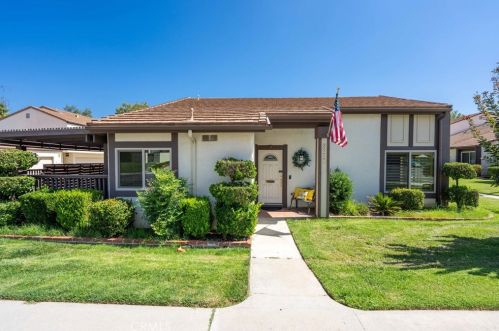 25780 Vista Fairways Dr, Santa Clarita, CA 91355-2817
