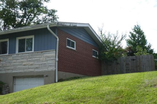 332 Glen Oaks Dr, Cincinnati, OH 45238-5713