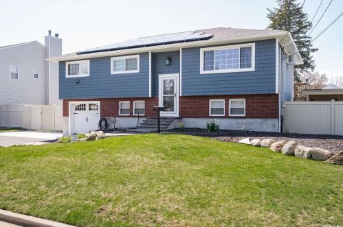 5 Woolsey Ave, Bethpage, NY 11714-2915
