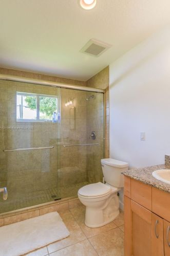 947 Nautilus Isle, Dania Beach FL  33004-2356 exterior