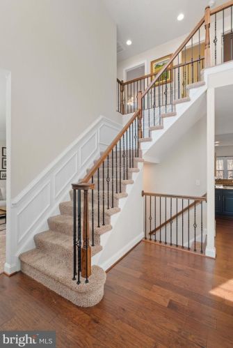 15340 Wits End Dr, Woodbridge VA  22193-5889 exterior