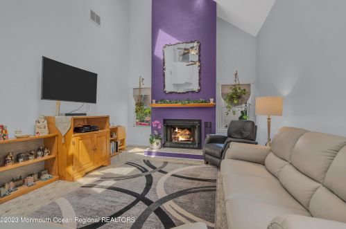 1013 Woodlane Rd, Jackson Twp NJ  08527-1555 exterior