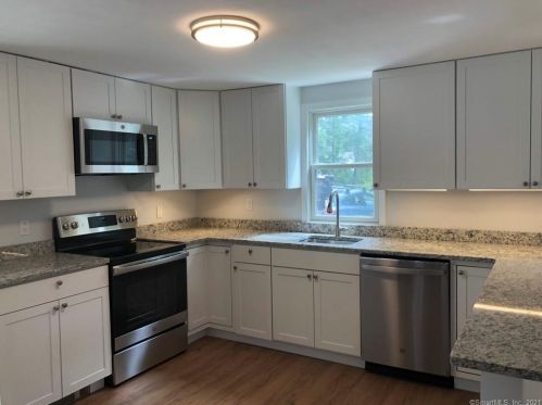 50 Rogers Rd, Groton CT  06340-2730 exterior
