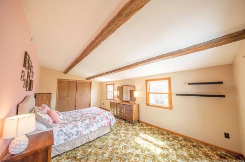 7 Edgewood Dr, Middletown CT 06457-3508 exterior