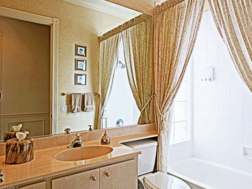 3484 Donoso Ct, Naples FL 34109-1395 exterior