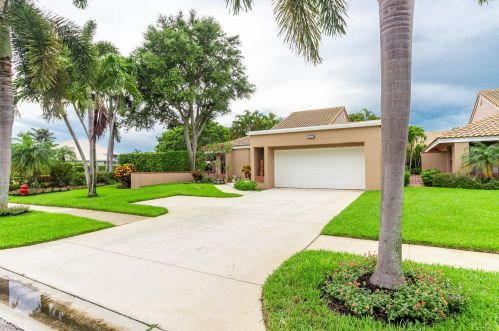 11071 Applegate Ln, Boynton Beach, FL 33437-1802