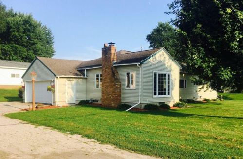 506 17th Ave, Newburg Corners, WI 54614-8725