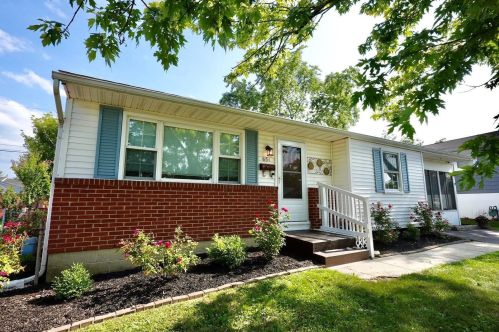 651 Hillsdale Dr, West Jefferson, OH 43162-1018