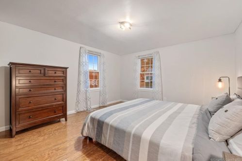 64 Turnbull Rd, Manchester CT  06042-2833 exterior