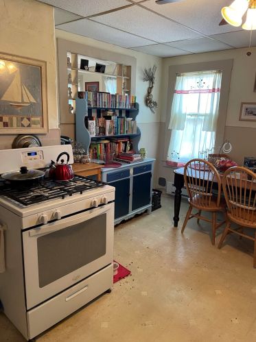 2 Van Buren St, Nashua NH  03060-3538 exterior