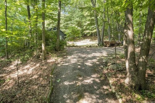 201 Lake Surprise Rd, Nelsonville, NY 10516-4012