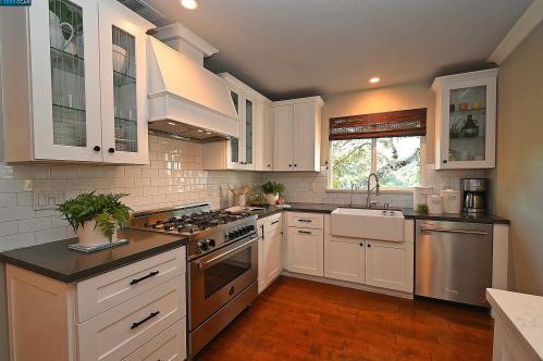 122 El Toyonal, Orinda CA  94563-2133 exterior