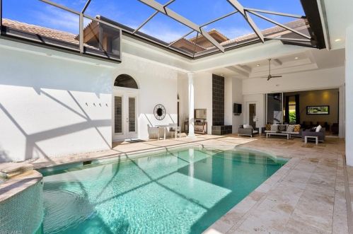 9045 Shenendoah Cir, Naples FL 34113-1663 exterior