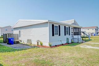 2688 Island Dr, Sneads Ferry NC  28460-8167 exterior