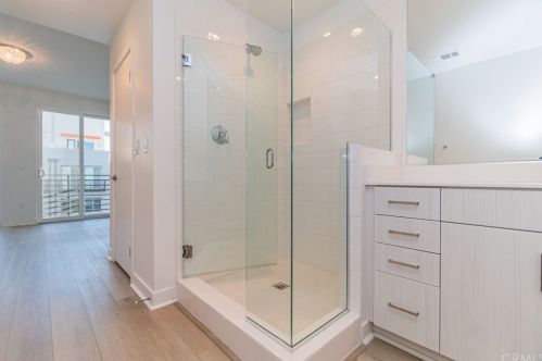 241 Elm Ave, Long Beach CA 90807-3403 exterior