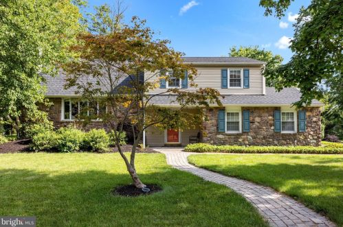 1604 Crescent Blvd, Yardley, PA 19067-3112