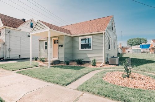 310 13th St, Ford City, PA 16226-1332