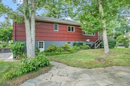 25 Knollwood Rd, Whippany NJ  07981-1820 exterior